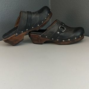 Frye Clara O Ring Leather Clogs Size 7